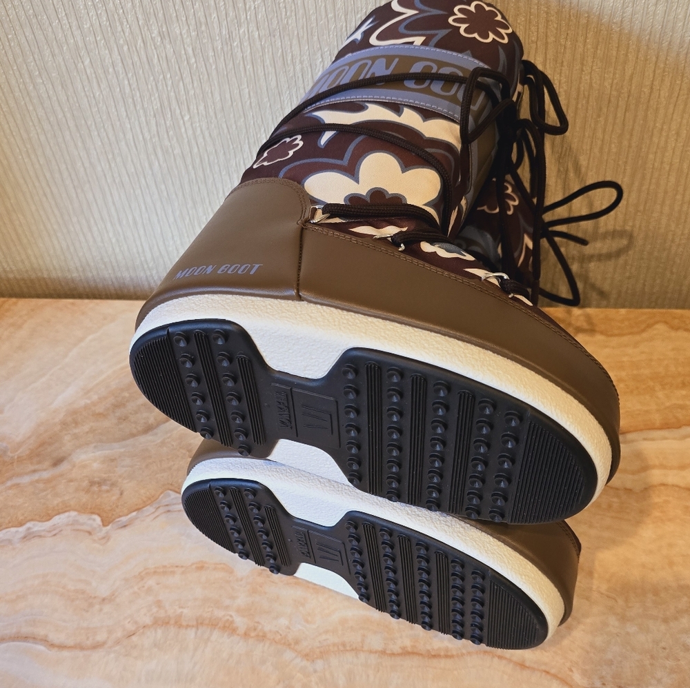 Moon Boot Icon Flower Moon Boots Floral Boots Brown White Blue Flowers - Picture 3 of 16